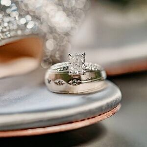 Elegant Silver Women's Ring